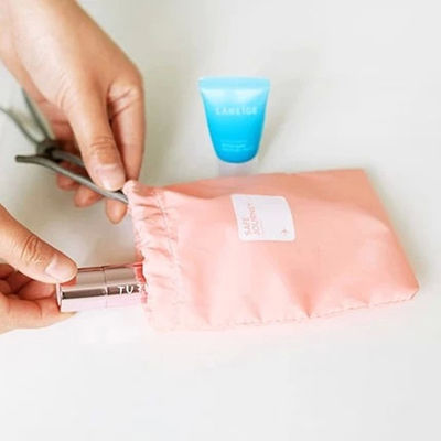 bolsillo de guardapolvo de encargo impermeable de los bolsos de lazo del poliéster de la tela de la belleza amistosa promocional del eco para el regalo del paño