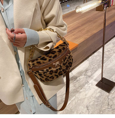 Diseñador de sexo femenino Handbags del bolso del pequeño de la moda del bolso de la espera de las mujeres mullidas de la piel de las lanas de los corderos de la felpa invierno de la tela