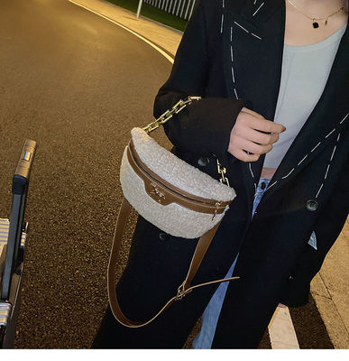 Diseñador de sexo femenino Handbags del bolso del pequeño de la moda del bolso de la espera de las mujeres mullidas de la piel de las lanas de los corderos de la felpa invierno de la tela