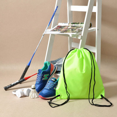La mochila de nylon del bolso de lazo del almacenamiento del gimnasio que monta los zapatos viste la bolsa del viaje de la ropa interior del lavadero