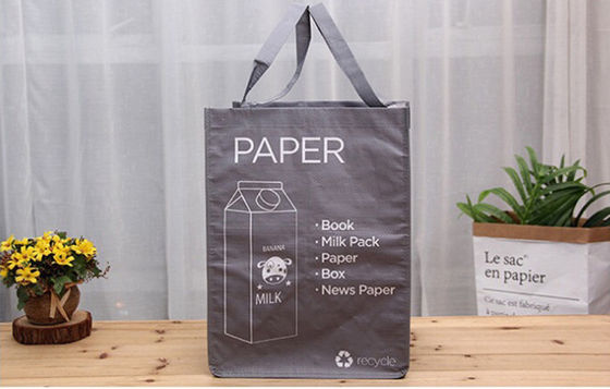 Clasificación de la especialización en la producción de basura que clasifica los bolsos, bolsos tejidos, un buen ayudante para proteger el ambiente,