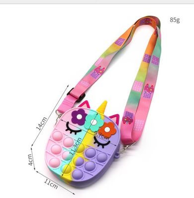 El empuje de la persona agitada burbujea cruz de la silicona de las señoras de la cartera de Toy Rainbow Unicorn Coin Purse - la bolsa para transportar cadáveres
