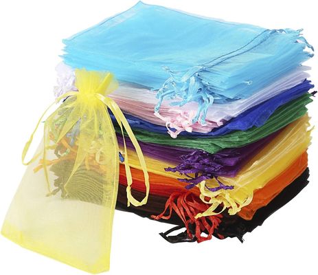 El color mezclado 4x6 avanza lentamente las bolsas de la joyería del lazo para el regalo del favor de la Navidad del banquete de boda