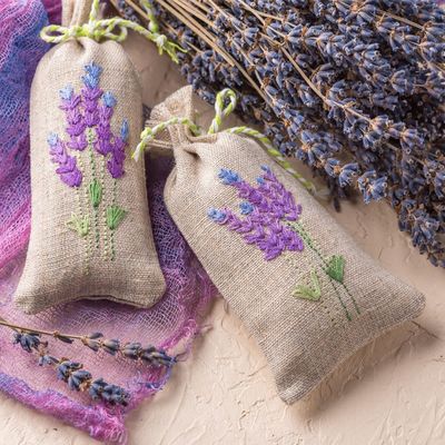 La bolsa de la flor de la arpillera de los bolsos de lazo empaqueta el regalo empaqueta las bolsas de la joyería para el banquete de boda del arte de DIY, 5X7 avanza lentamente