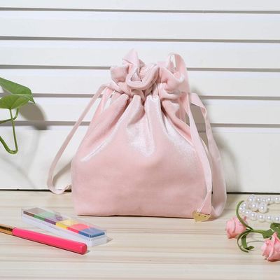 Bolso para las muchachas de las mujeres, material del maquillaje del terciopelo con el lazo para el organizador cosmético del viaje del monedero