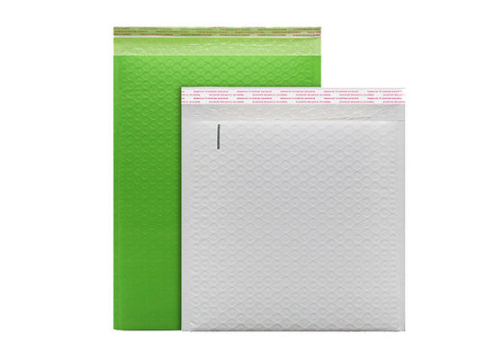 Bolsos de empaquetado de la ropa blanca impermeable con la impresión de encargo para enviar